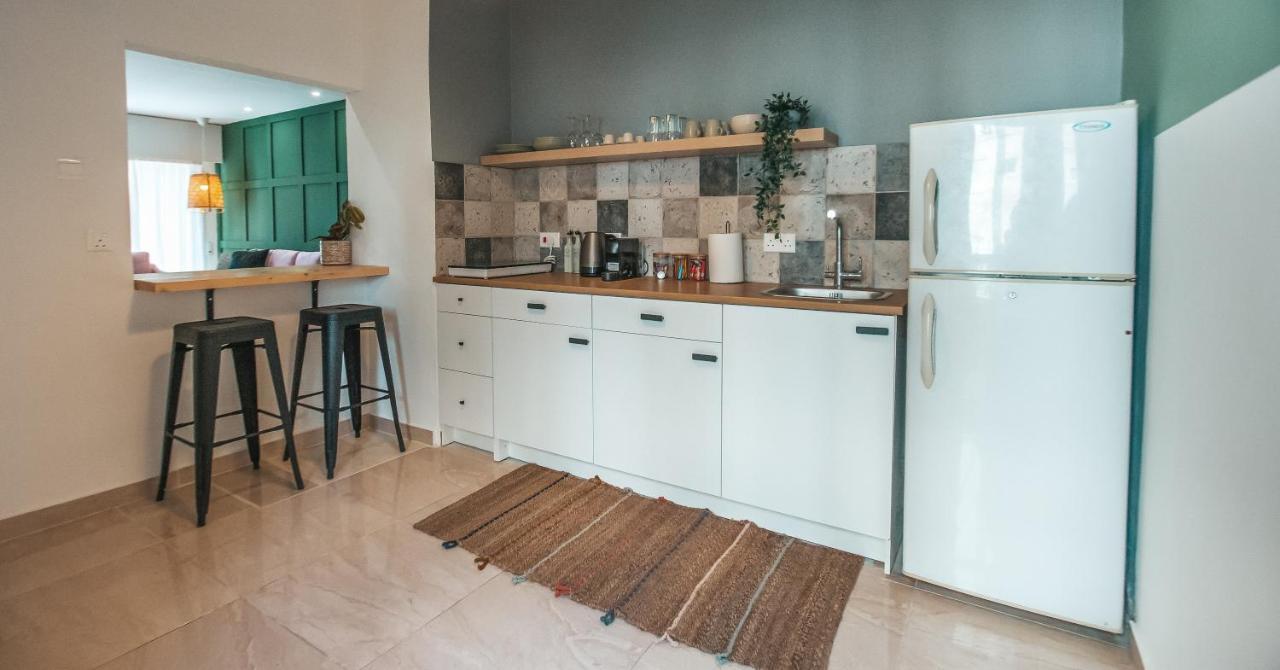 The Green Apartment Larnaca Exterior photo